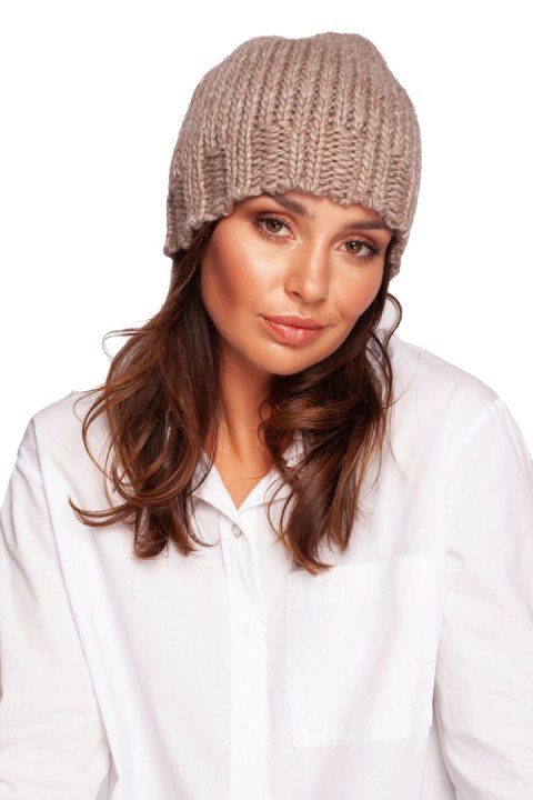 Czapka Model BK100 Beige - BE Knit Czapka Model BK100 Beige - BE Knit