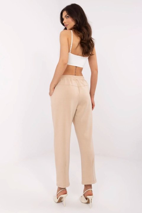 Spodnie Dresowe Model DHJ-SP-20523.66P Light Beige - Italy Moda Spodnie Dresowe Model DHJ-SP-20523.66P Light Beige - Italy Moda