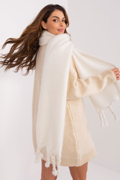 Szalik Model AT-SZ-2313502.47P Ecru - AT Szalik Model AT-SZ-2313502.47P Ecru - AT
