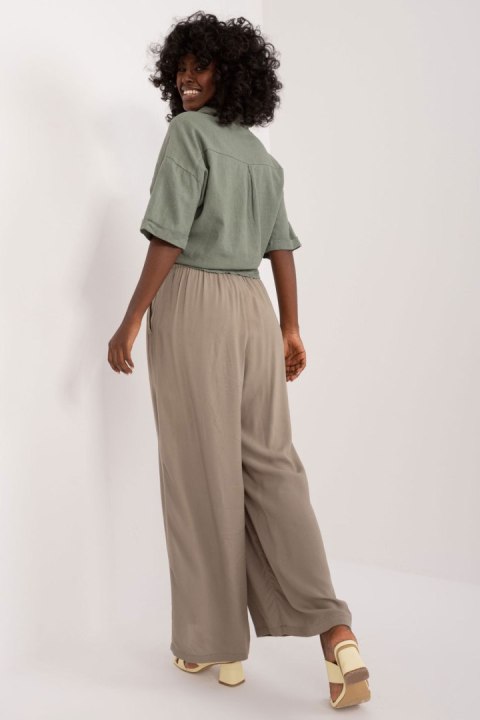 Spodnie Damskie Model D73761M62237E Khaki - Sublevel Spodnie Damskie Model D73761M62237E Khaki - Sublevel