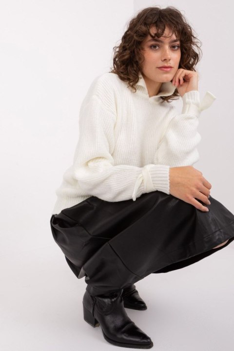 Sweter Damski Model BA-SW-0305.03P Ecru - Badu Sweter Damski Model BA-SW-0305.03P Ecru - Badu