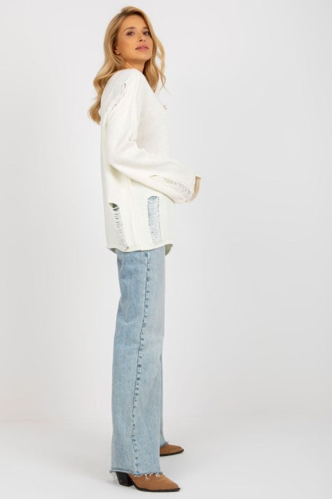 Sweter Damski Model BA-SW-8043.03 Ecru - Badu Sweter Damski Model BA-SW-8043.03 Ecru - Badu