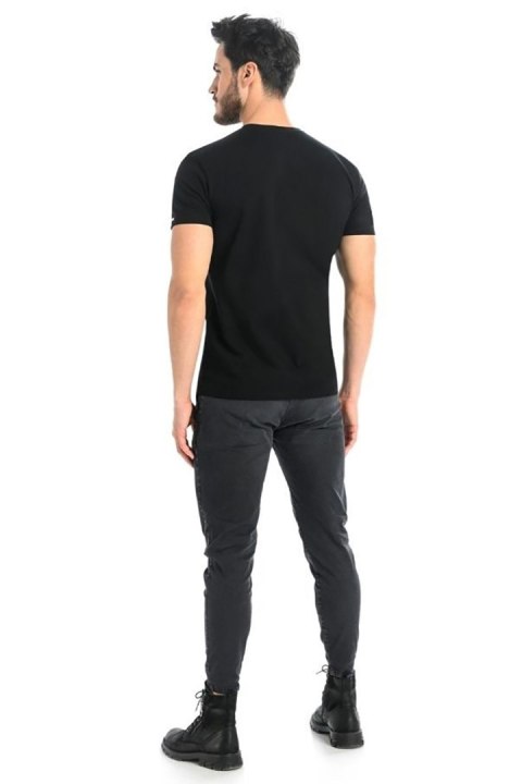 T-shirt Męski Model Dany V 1503 Black - Teyli T-shirt Męski Model Dany V 1503 Black - Teyli