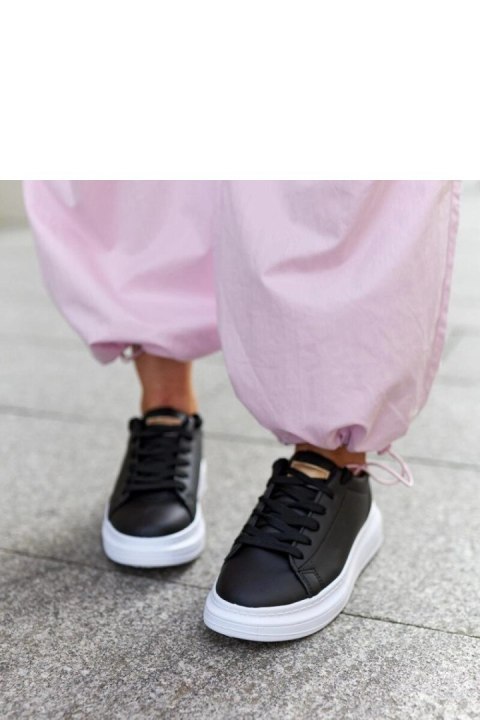Czarne sneakersy na grubej podeszwie Ivalu - Solea Czarne sneakersy na grubej podeszwie Ivalu - Solea