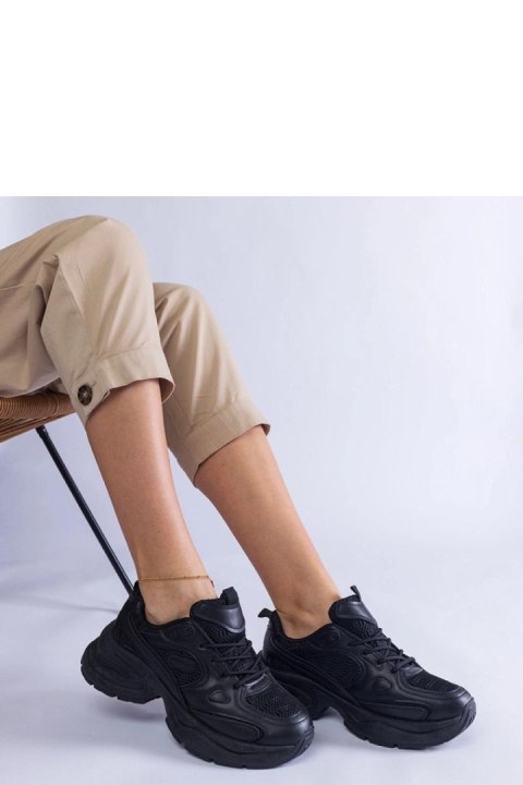 Czarne sneakersy na masywnej podeszwie Adoma - Solea Czarne sneakersy na masywnej podeszwie Adoma - Solea