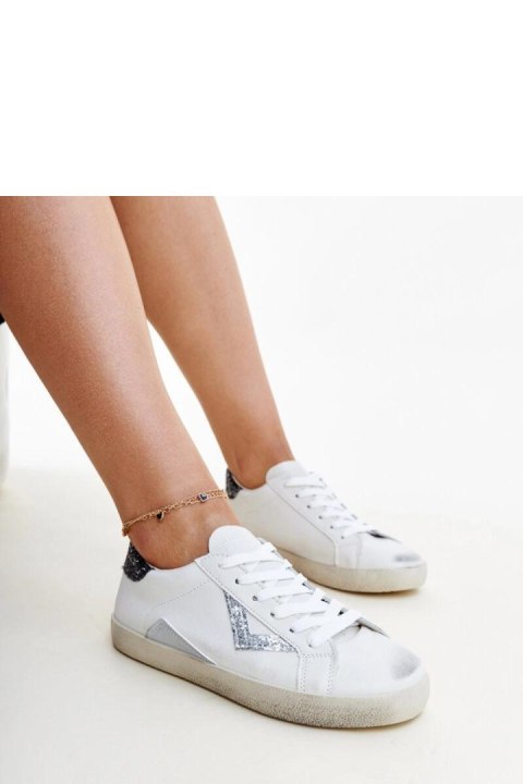 Białe sneakersy z efektem ,,znoszenia`` Gombola - Solea Białe sneakersy z efektem ,,znoszenia`` Gombola - Solea