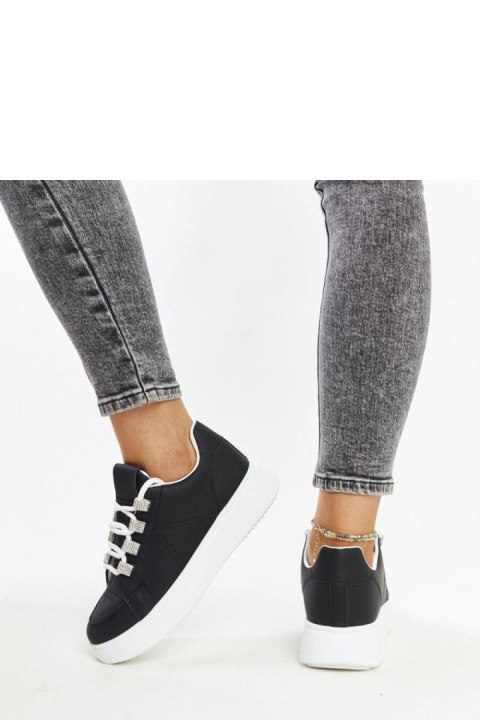 Czarne sneakersy na grubej podeszwie Walida - Solea Czarne sneakersy na grubej podeszwie Walida - Solea