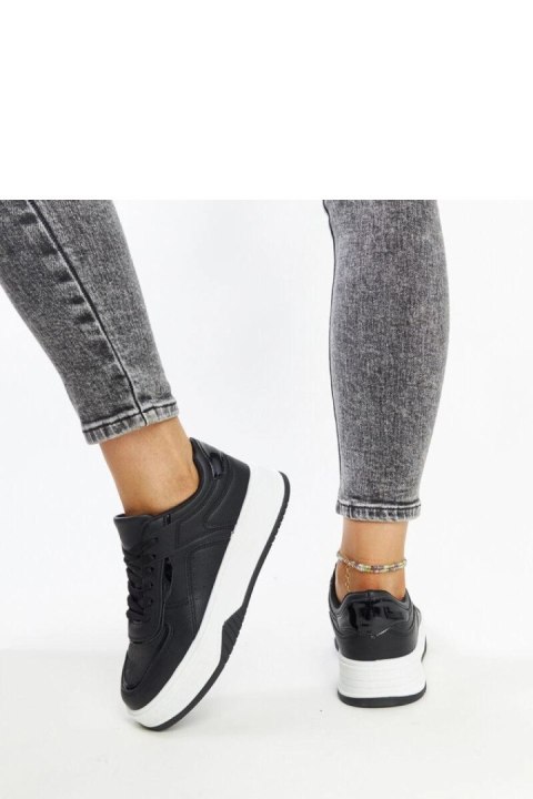 Czarne sneakersy na grubszej podeszwie Intisa - Solea Czarne sneakersy na grubszej podeszwie Intisa - Solea
