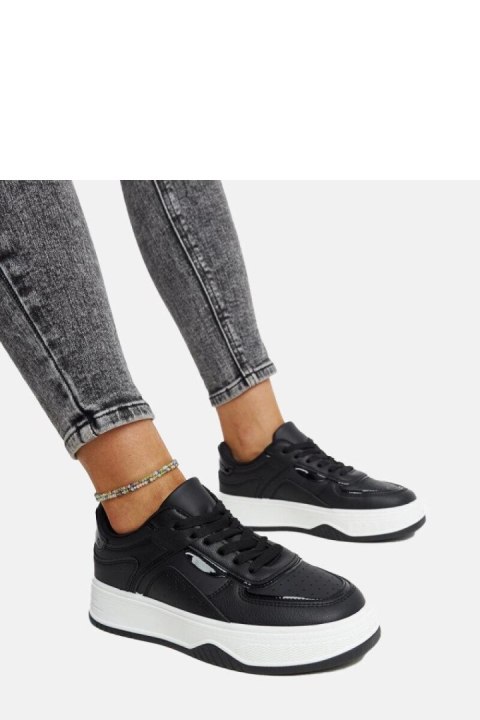 Czarne sneakersy na grubszej podeszwie Intisa - Solea Czarne sneakersy na grubszej podeszwie Intisa - Solea