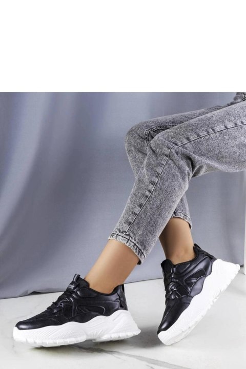Czarne sneakersy na masywnej podeszwie Lorene - Solea Czarne sneakersy na masywnej podeszwie Lorene - Solea