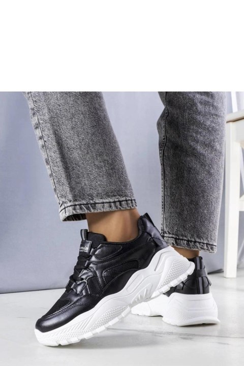 Czarne sneakersy na masywnej podeszwie Lorene - Solea Czarne sneakersy na masywnej podeszwie Lorene - Solea