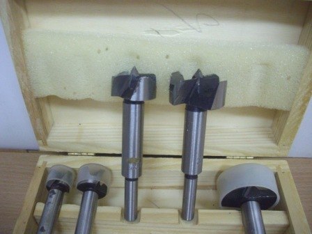 Frezy do drewna 15-20-25-30-35mm x 8mm / 5szt 440150 Frezy do drewna 15-20-25-30-35mm x 8mm / 5szt 440150