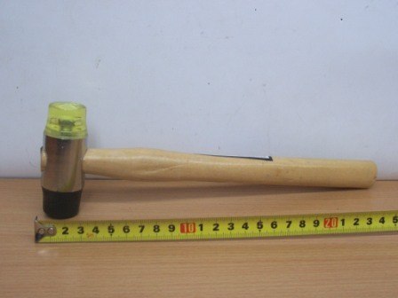 Młotek pobijak blacharski gumowo - plastikowy - 136320 Młotek pobijak blacharski gumowo - plastikowy - 136320