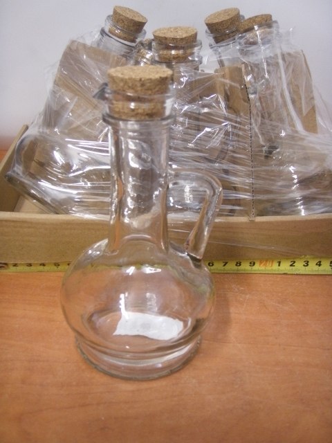 Butelka szklana na ocet oliwę 150ml. z korkiem Butelka szklana na ocet oliwę 150ml. z korkiem