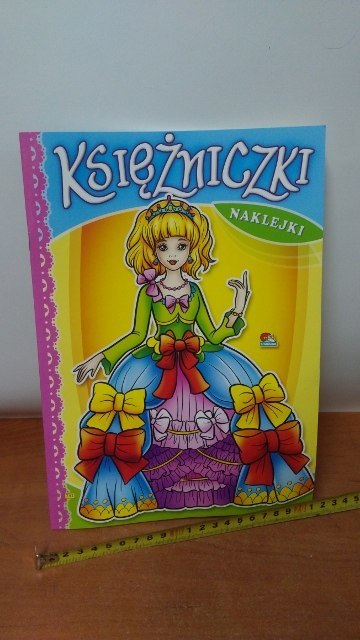 Książeczka KSIĘŻNICZKI + NAKLEJKI Książeczka KSIĘŻNICZKI + NAKLEJKI