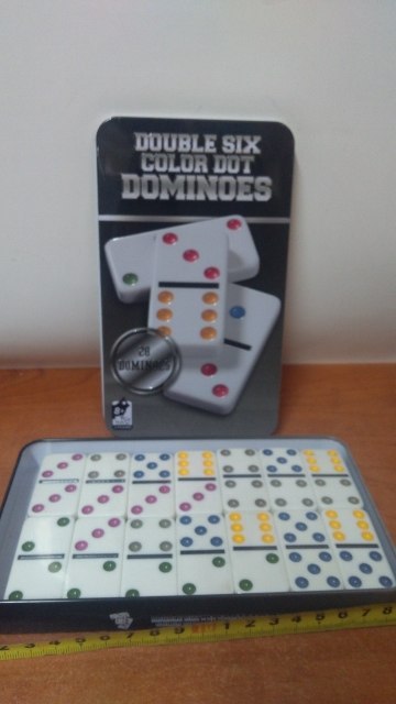 Domino w metalowym pudełku Domino w metalowym pudełku