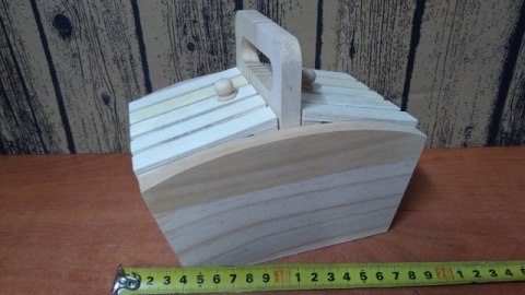 Szkatułka drewniana z rączką niciarka do decoupage 17,5x12,5x14 Szkatułka drewniana z rączką niciarka do decoupage 17,5x12,5x14