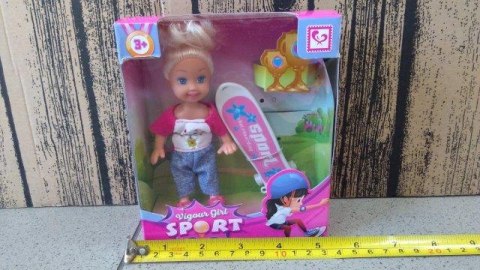 Lalka 11cm na deskorolce HRL17 Lalka 11cm na deskorolce HRL17