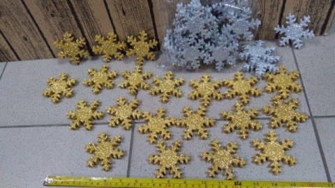 Śnieżynki styropianowe brokat ZŁOTO/SREBRO 20szt. Śnieżynki styropianowe brokat ZŁOTO/SREBRO 20szt.