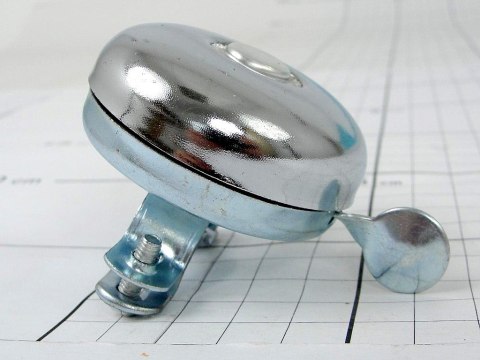 Dzwonek do roweru śr. 5,5cm, wys. 4,5cm Dzwonek do roweru śr. 5,5cm, wys. 4,5cm