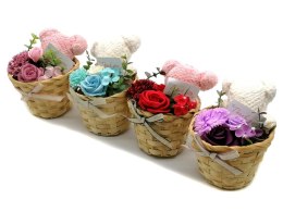 Miś z ręcznika frotte , z kwiatami w koszyczku 10x10x20cm