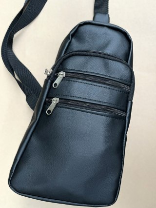 Plecak młodzieżowy skórzany czarny z jedynym pasem