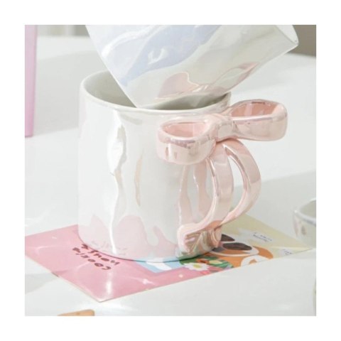 Kubek ceramiczny biały perłowy z różową kokardą 350ml 1szt CUP23 Kubek ceramiczny biały perłowy z różową kokardą 350ml 1szt CUP23
