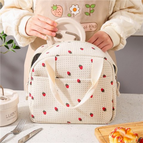 Torba termiczna do przenoszenia żywności LUNCH BOX truskawki 26x21x18cm PJM42 Torba termiczna do przenoszenia żywności LUNCH BOX truskawki 26x21x18cm PJM42