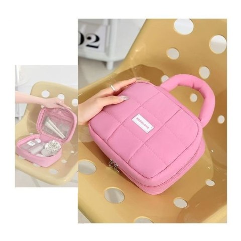 Kosmetyczka damska pikowana kuferek z rączką 18,5 x 12,5 x 13cm KS139R Kosmetyczka damska pikowana kuferek z rączką 18,5 x 12,5 x 13cm KS139R