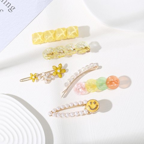 Zestaw 6 sztuk zdobionych Eleganckich Spinek do włosów SP398 Zestaw 6 sztuk zdobionych Eleganckich Spinek do włosów SP398