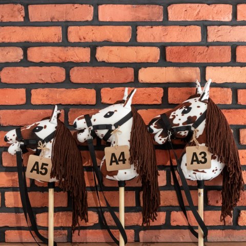 Hobby Horse Skippi A4 - łaciaty - nakrapiany - brązowo biały - dla dziecka Hobby Horse Skippi A4 - łaciaty - nakrapiany - brązowo biały - dla dziecka