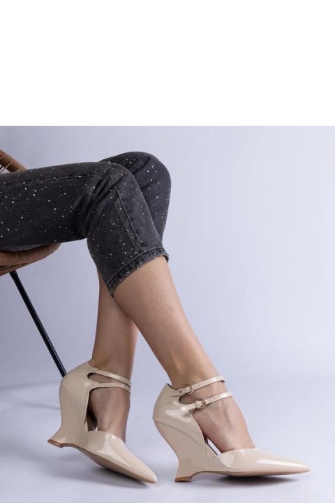 Czółenka Model Vizario E30062 Beige - PRIMO