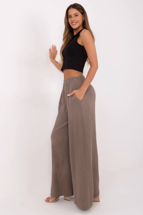 Spodnie Damskie Model MI-SP-2563.84 Brown - Italy Moda Spodnie Damskie Model MI-SP-2563.84 Brown - Italy Moda