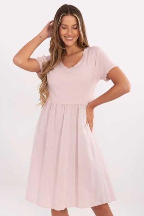 Sukienka Model DHJ-SK-25370.85 Light Pink - Italy Moda Sukienka Model DHJ-SK-25370.85 Light Pink - Italy Moda
