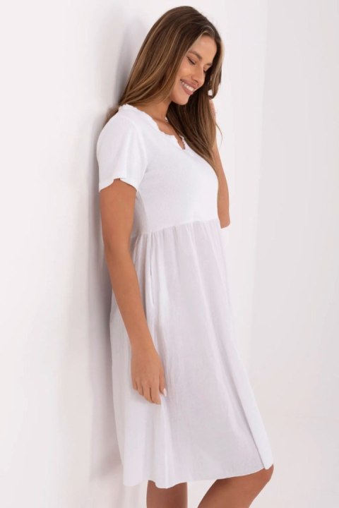 Sukienka Model DHJ-SK-25370.85 White - Italy Moda Sukienka Model DHJ-SK-25370.85 White - Italy Moda