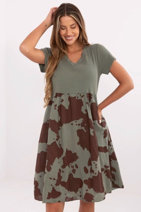 Sukienka Model DHJ-SK-253701.80 Khaki - Italy Moda Sukienka Model DHJ-SK-253701.80 Khaki - Italy Moda