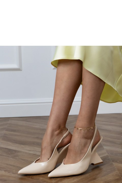Czółenka Model Kokkes E30072 Beige - PRIMO Czółenka Model Kokkes E30072 Beige - PRIMO