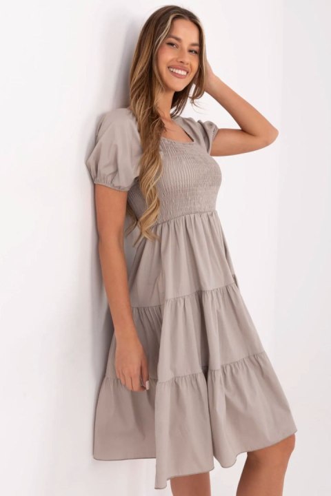 Sukienka Model MI-SK-A2561.89 Dark Beige - Italy Moda Sukienka Model MI-SK-A2561.89 Dark Beige - Italy Moda