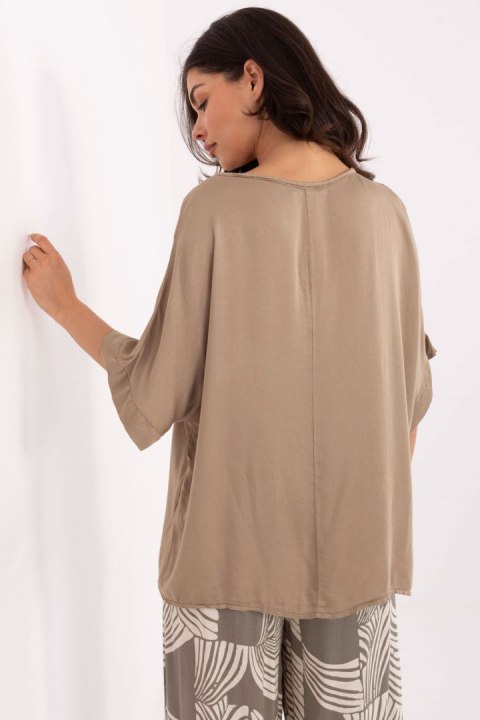 Bluzka Model TW-BZ-BI-3228.75 Beige - Och Bella Bluzka Model TW-BZ-BI-3228.75 Beige - Och Bella