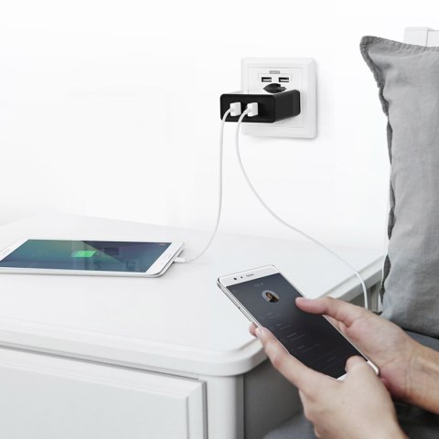 Ładowarka sieciowa do telefonu 2x USB-A 36W QC3.0 - czarna Ładowarka sieciowa do telefonu 2x USB-A 36W QC3.0 - czarna