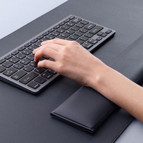 Mata podkładka na biurko pod laptop MagPro Series II z podpórką na nadgarstki - czarna Mata podkładka na biurko pod laptop MagPro Series II z podpórką na nadgarstki - czarna