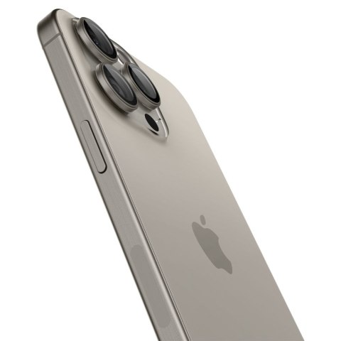 Osłona aparatu na iPhone 14 Pro / Pro Max / 15 Pro / Pro Max tytan naturalny - 2 szt. Osłona aparatu na iPhone 14 Pro / Pro Max / 15 Pro / Pro Max tytan naturalny - 2 szt.