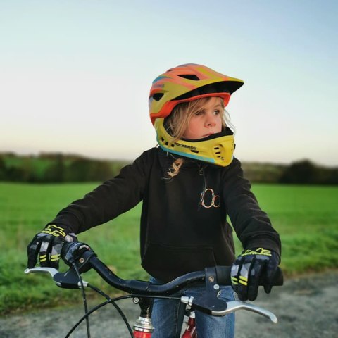 Kask rowerowy dziecięcy z odpinaną szczęką rozmiar S - żółto-pomarańczowy Kask rowerowy dziecięcy z odpinaną szczęką rozmiar S - żółto-pomarańczowy
