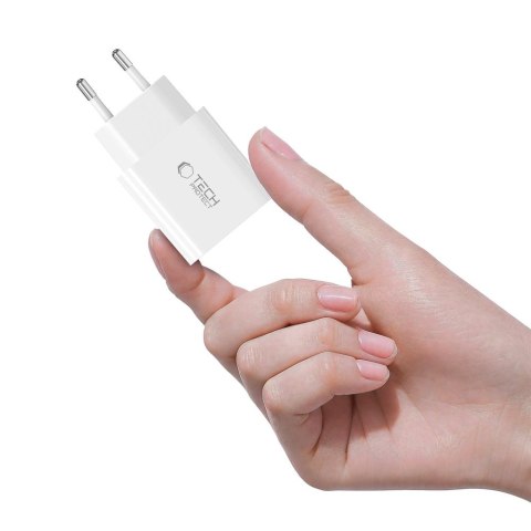 Ładowarka sieciowa USB-C z kablem USB-C PD 20W - biała Ładowarka sieciowa USB-C z kablem USB-C PD 20W - biała