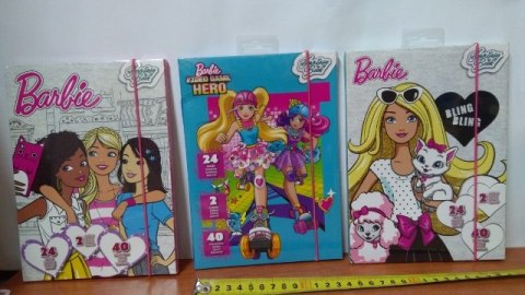 Szkicownik 40szt. szablon 2szt. naklejki 24szt. BARBIE Szkicownik 40szt. szablon 2szt. naklejki 24szt. BARBIE